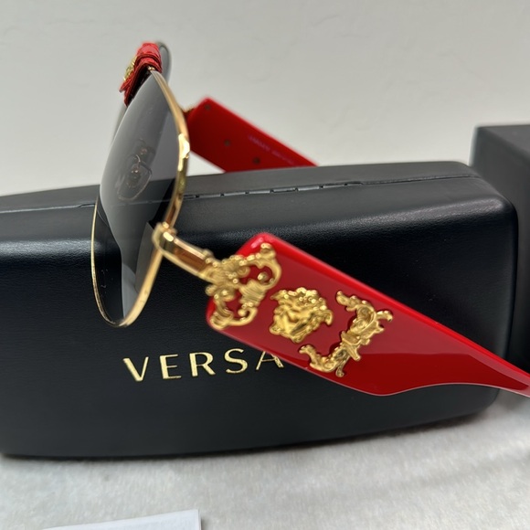 VERSACE NWT UNISEX RED GOLD MEDUSA SUNGLASSES WITH CASE BOX AND BOOKLET - Picture 6 of 16